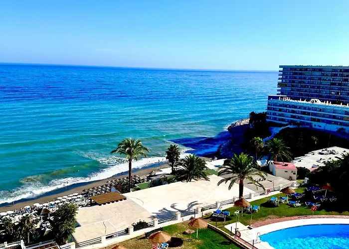 Апартаменты Torre De La Roca With Amazing Sea Views! Торремолинос